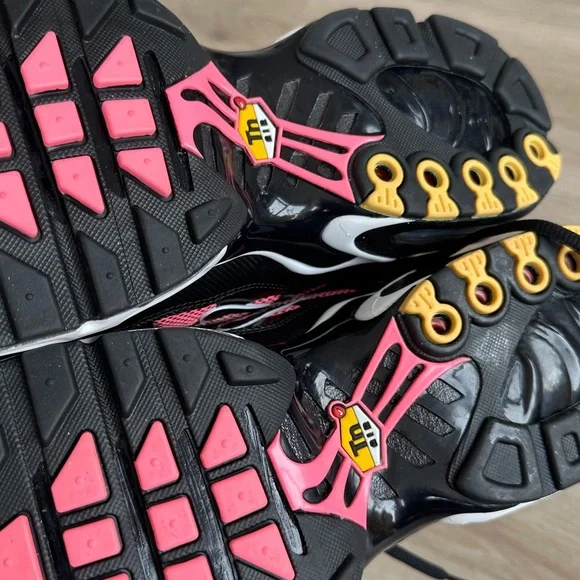 Nike Air Max Plus Mens Size12 Athletic Shoes HF3837-600 Sunset Pulse/Black /Pink - Picture 2 of 8